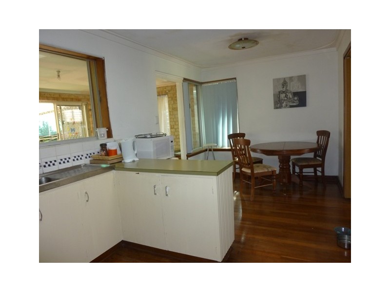 18 Edmund Way, Calista WA 6167