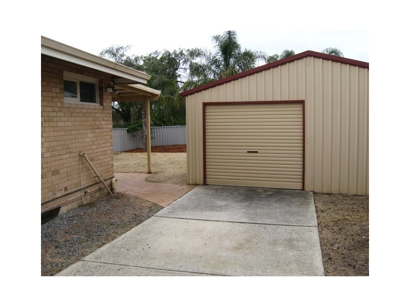 27B Madden Way, Parmelia WA 6167