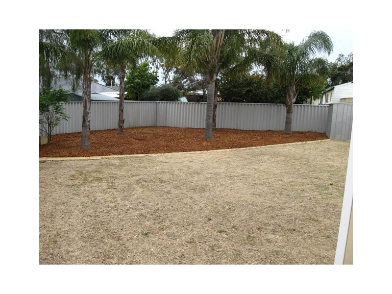 27B Madden Way, Parmelia WA 6167