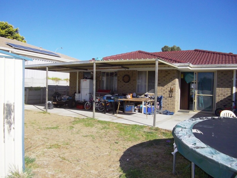 7 Brignell Gardens, Parmelia WA 6167