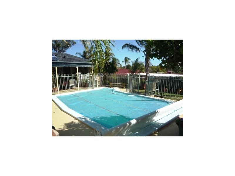 21 Barron Way, Orelia WA 6167