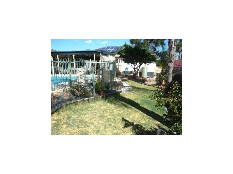 21 Barron Way, Orelia WA 6167