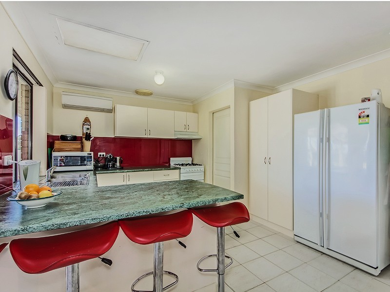 12 Tunnicliffe Street, Parmelia WA 6167