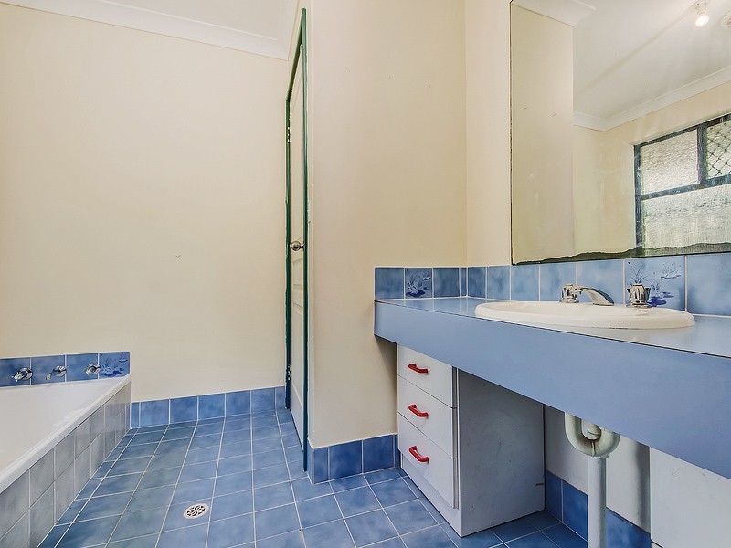 12 Tunnicliffe Street, Parmelia WA 6167