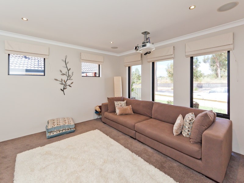 323 Lambeth Circle, Wellard WA 6170