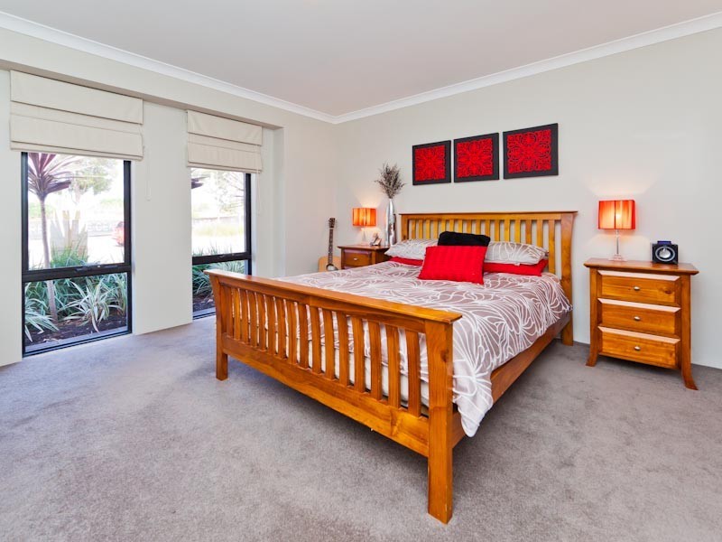 323 Lambeth Circle, Wellard WA 6170