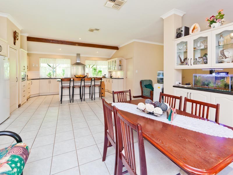 127 Spears Drive, Oakford WA 6121