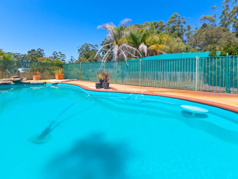 127 Spears Drive, Oakford WA 6121