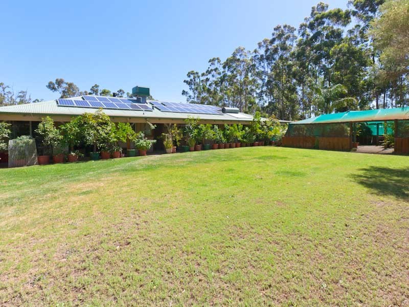 127 Spears Drive, Oakford WA 6121