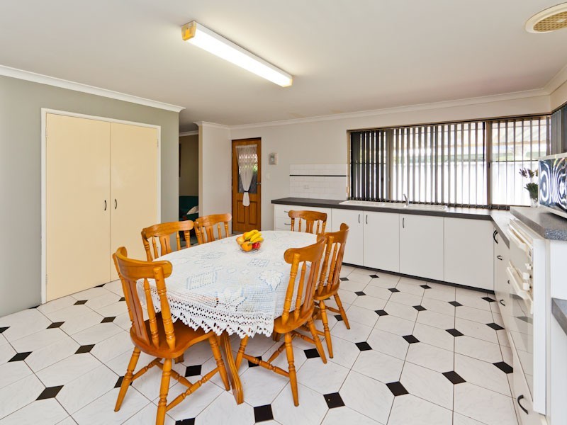 13 La Rochelle Ramble, Port Kennedy WA 6172
