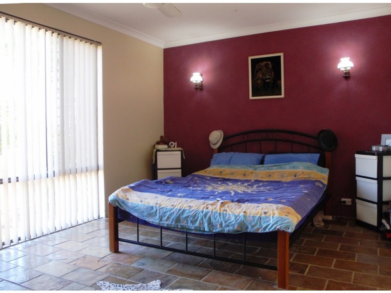 60 Challenger Ave, Parmelia WA 6167