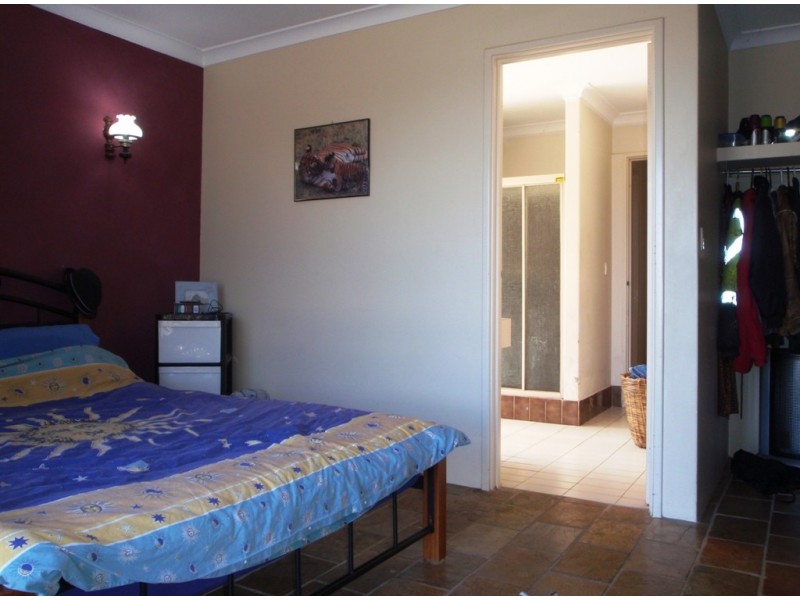 60 Challenger Ave, Parmelia WA 6167