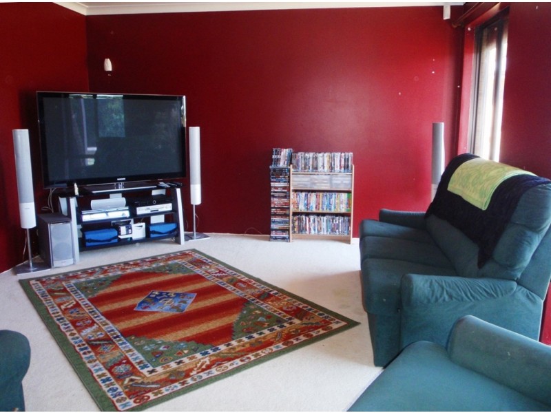 60 Challenger Ave, Parmelia WA 6167