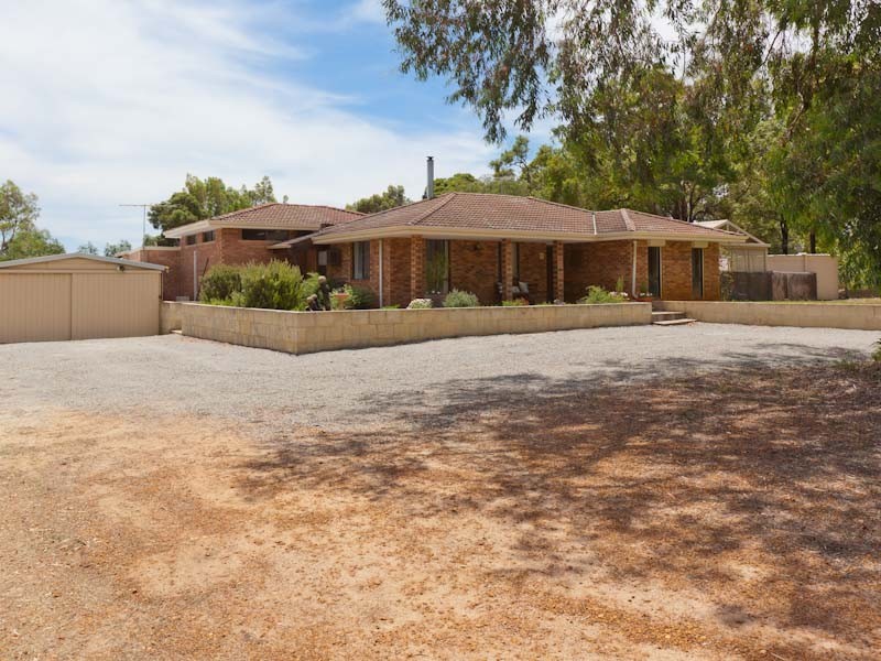 130 Gladstone Drive, Serpentine WA 6125