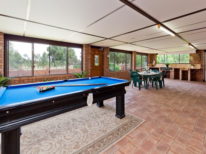 130 Gladstone Drive, Serpentine WA 6125