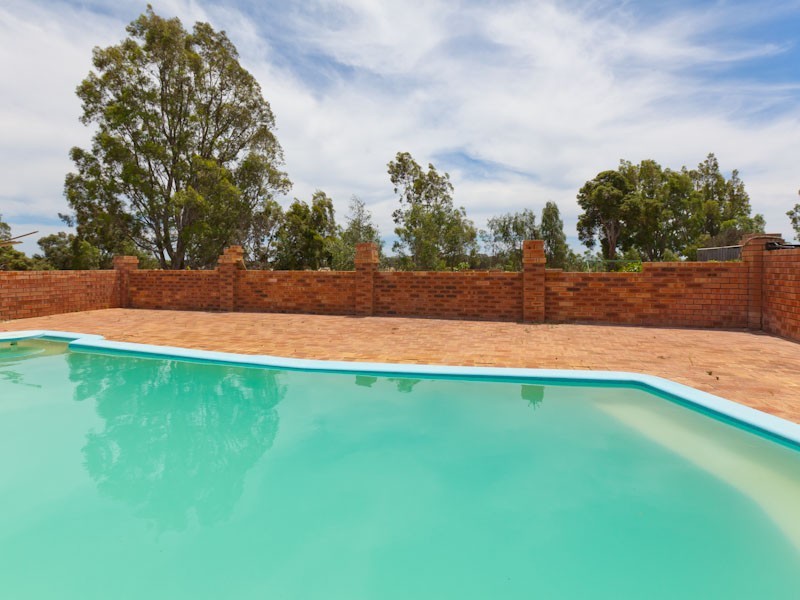 130 Gladstone Drive, Serpentine WA 6125