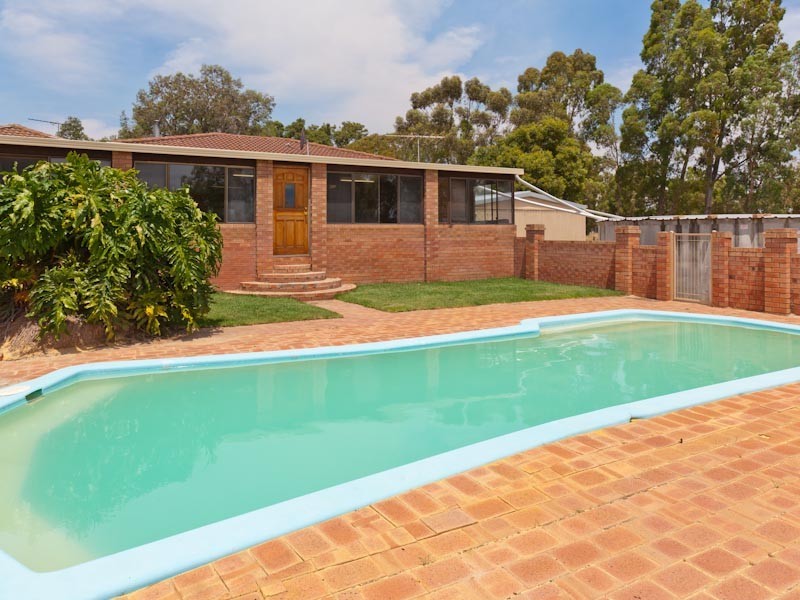 130 Gladstone Drive, Serpentine WA 6125