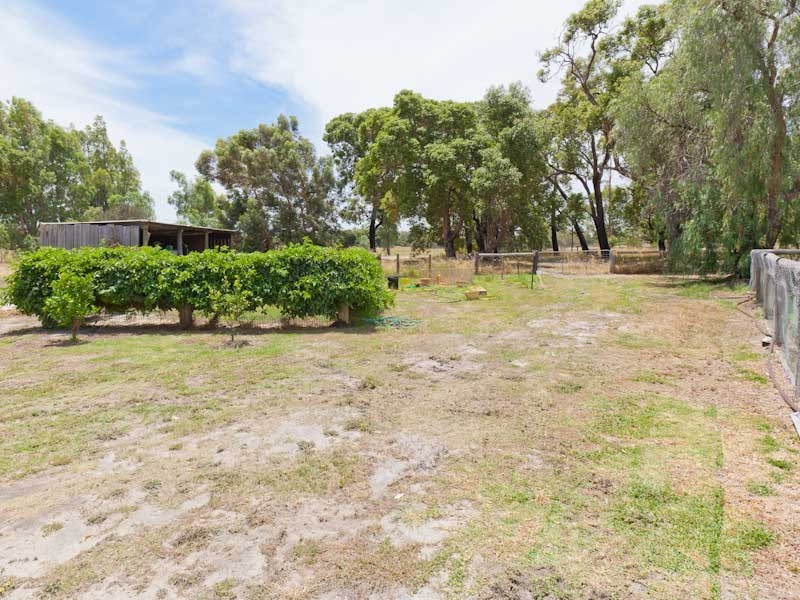 130 Gladstone Drive, Serpentine WA 6125