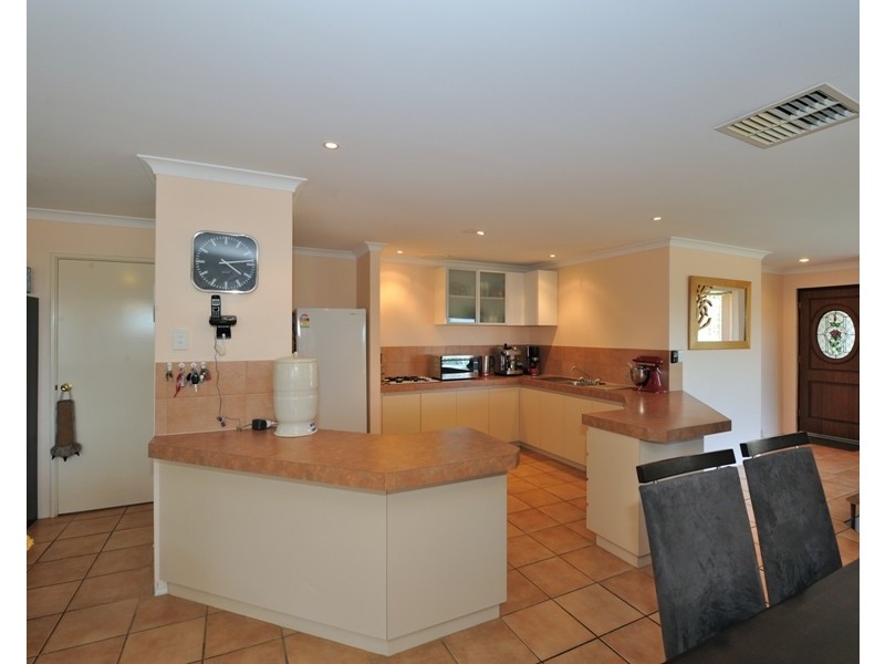 72 Warner Road, Parmelia WA 6167