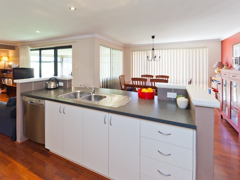 4 Protector Way, Bertram WA 6167