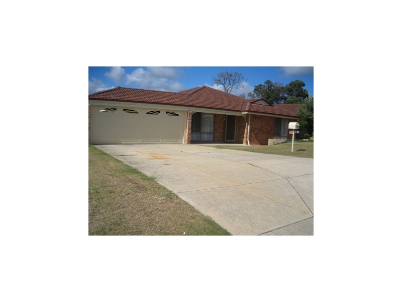 17 Camfield Loop, Parmelia WA 6167