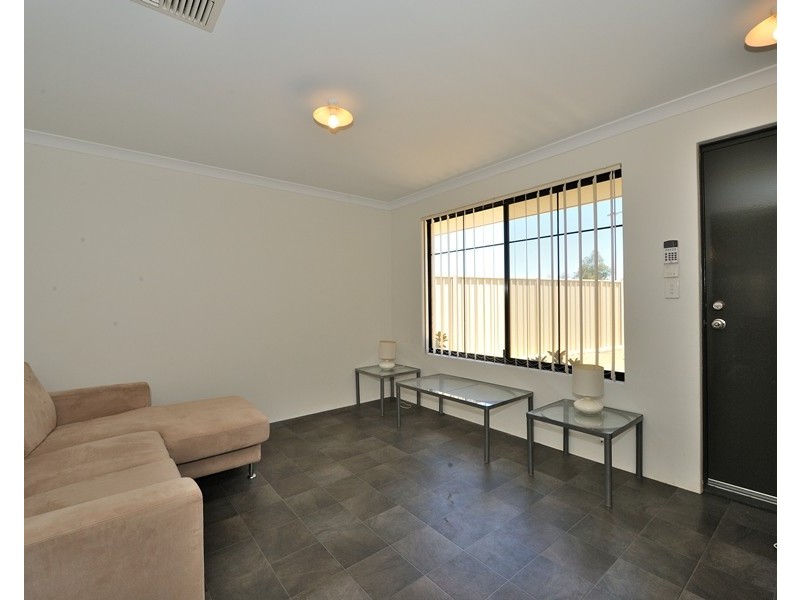 12 Oakham Way, Orelia WA 6167