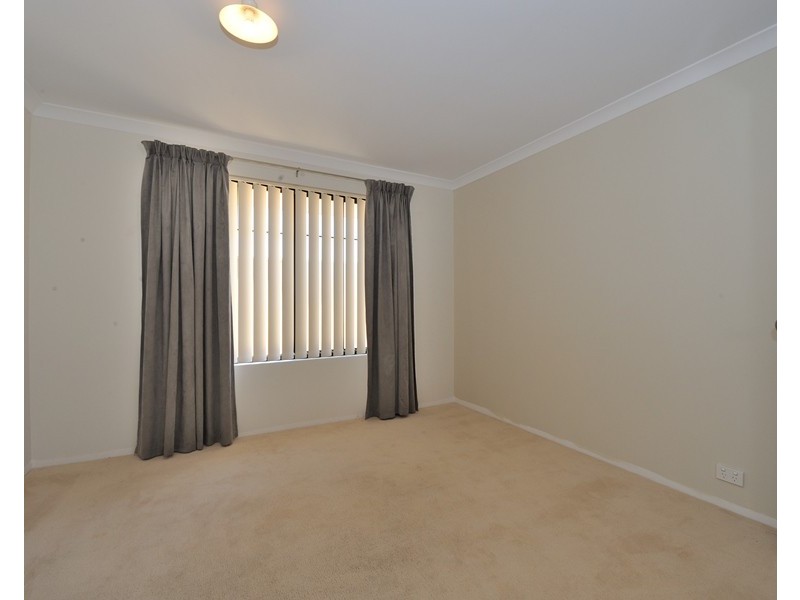 12 Oakham Way, Orelia WA 6167