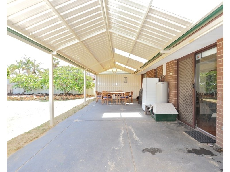 2 Orchard Road, South Lake WA 6164