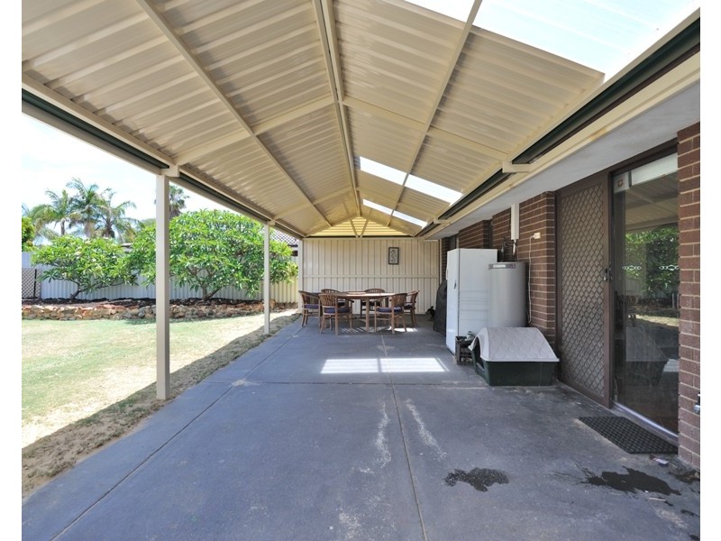 2 Orchard Road, South Lake WA 6164
