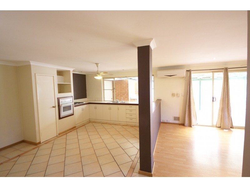 10 Perham Crescent, Leda WA 6170