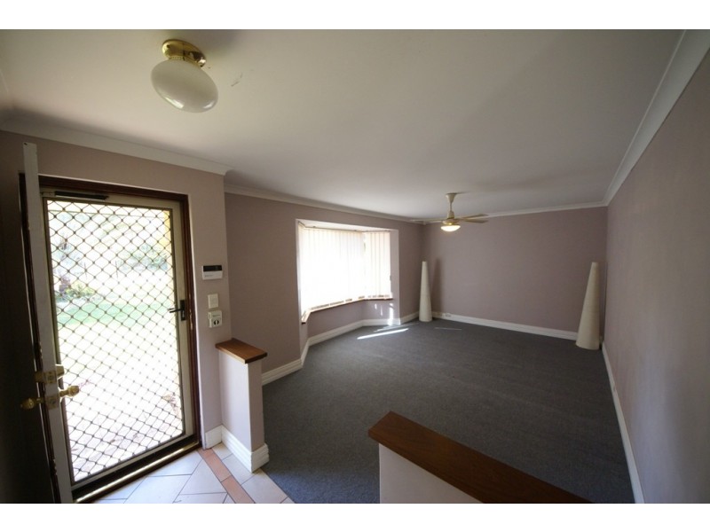 10 Perham Crescent, Leda WA 6170