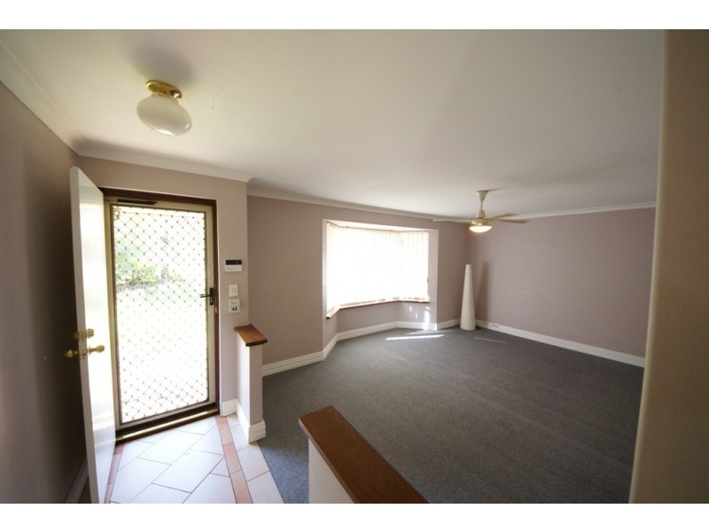 10 Perham Crescent, Leda WA 6170