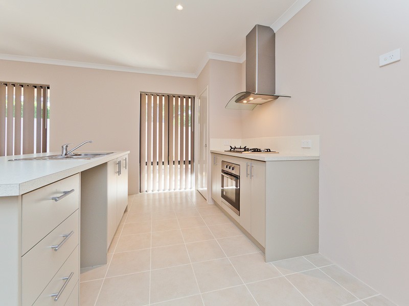 4/74 Medina Ave, Medina WA 6167