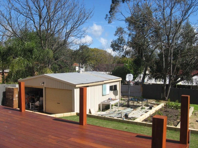 148 Medina Ave, Medina WA 6167