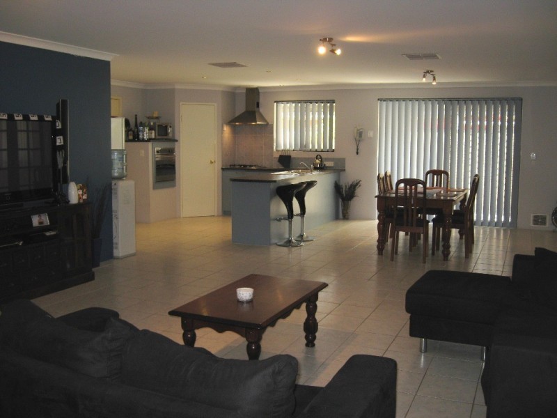 7 Daintree Loop, Bertram WA 6167