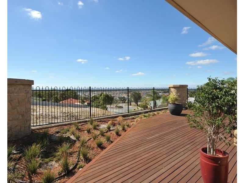 7 Brandon Mews, Parmelia WA 6167