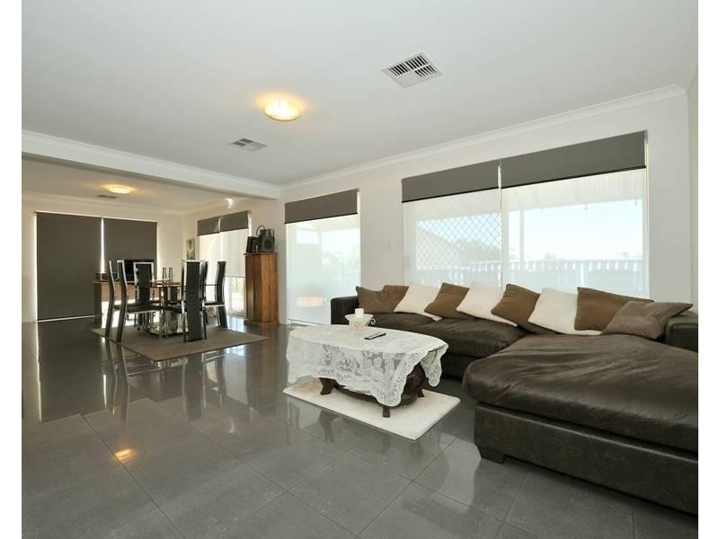 7 Brandon Mews, Parmelia WA 6167