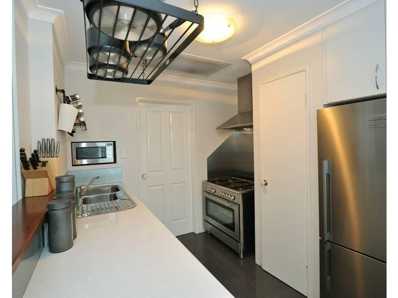 7 Brandon Mews, Parmelia WA 6167