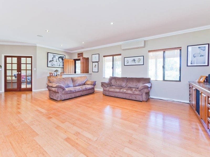 5 Bilya Avenue, Mardella WA 6125