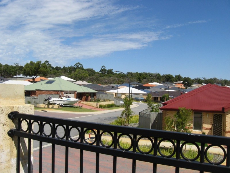 27 Thaxted Street, Wellard WA 6170