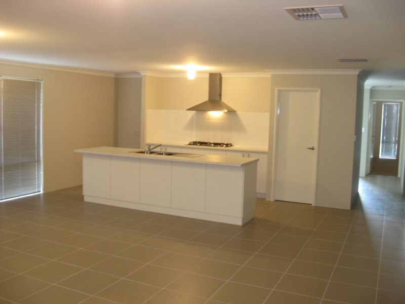 16 Moonstone Parkway, Wellard WA 6170