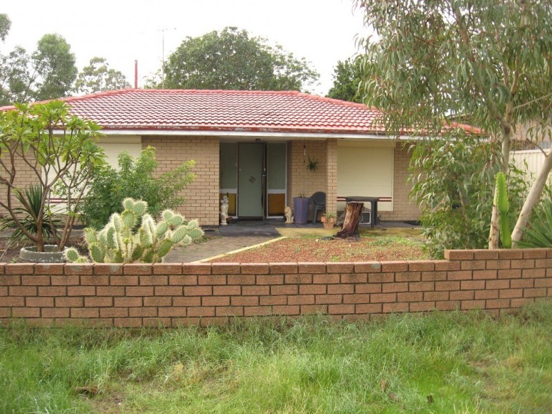 31 Madden Way, Parmelia WA 6167