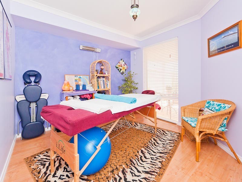 2 Anduril Lane, Rockingham WA 6168