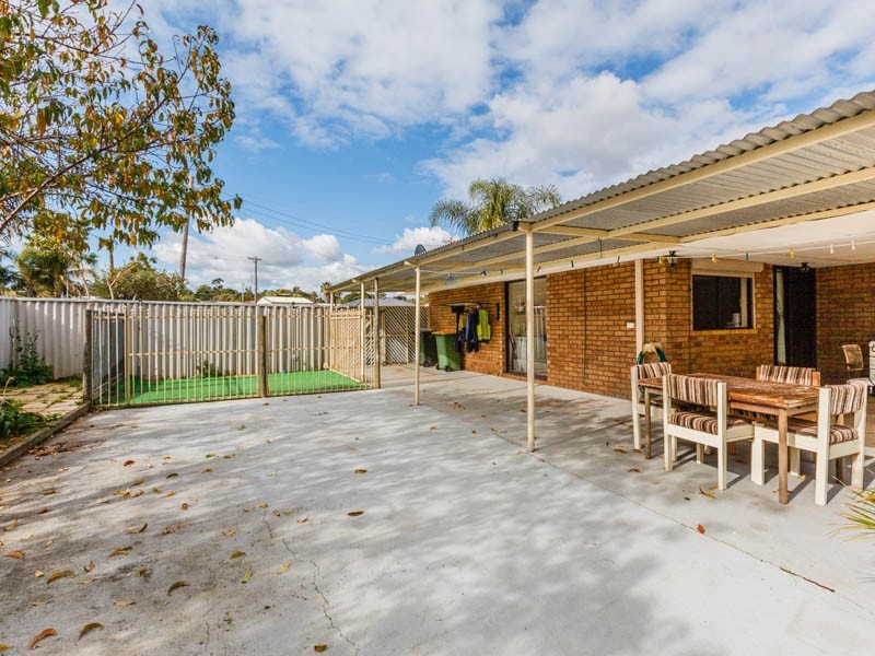 61 Corring Way, Parmelia WA 6167