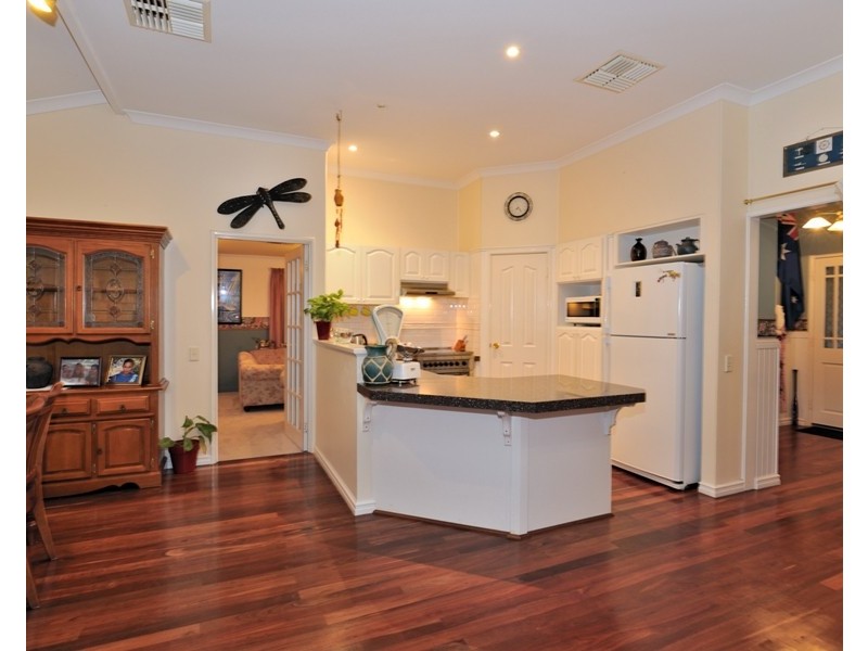 9 Porter Gardens, Leda WA 6170