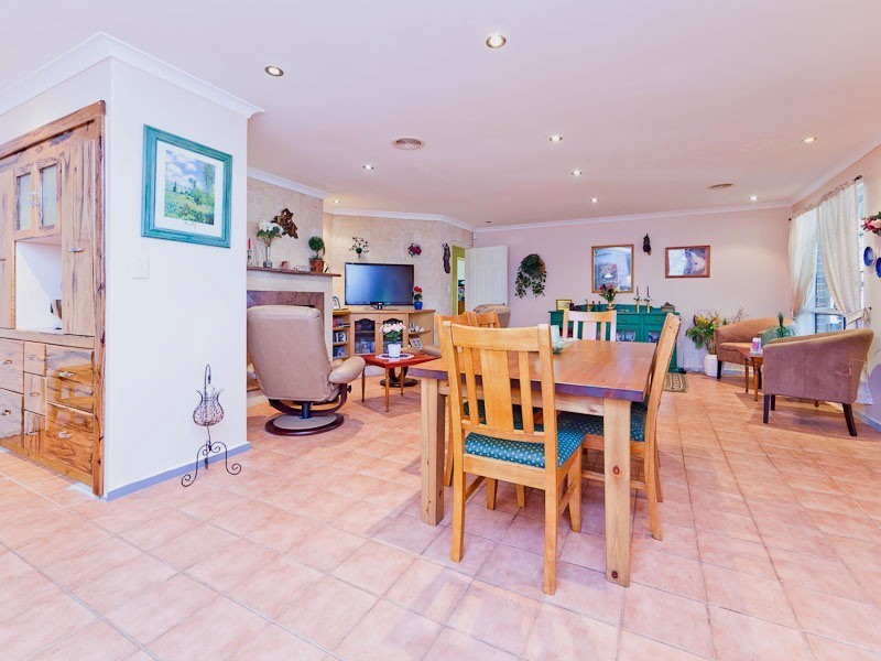 26 Silversmith Street, Wellard WA 6170