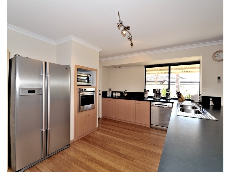 36 Rutherford Square, Orelia WA 6167