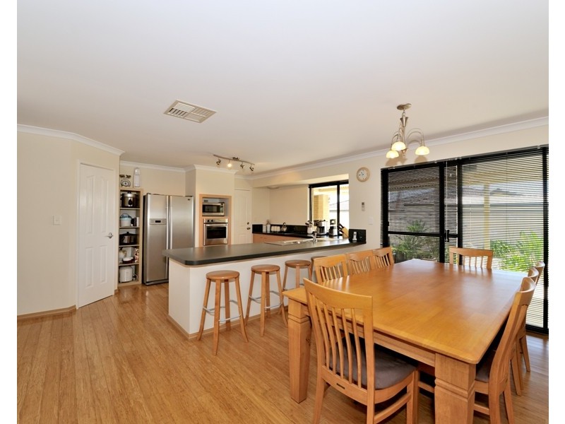 36 Rutherford Square, Orelia WA 6167