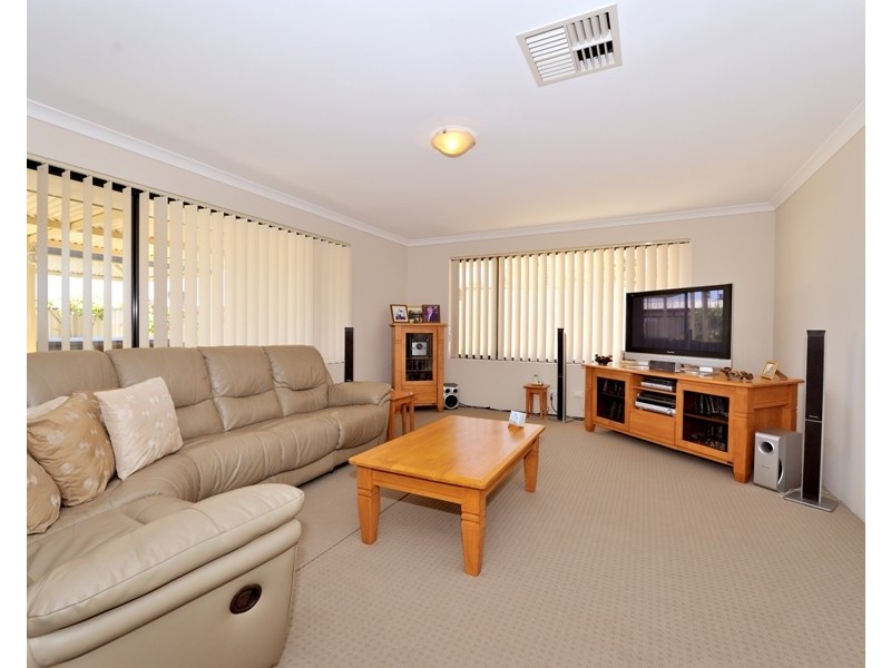 36 Rutherford Square, Orelia WA 6167