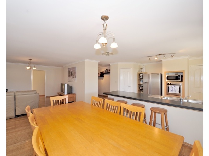 36 Rutherford Square, Orelia WA 6167